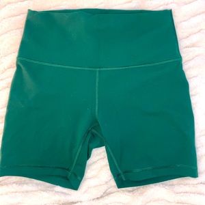 Lululemon wunder train high rise short “6”